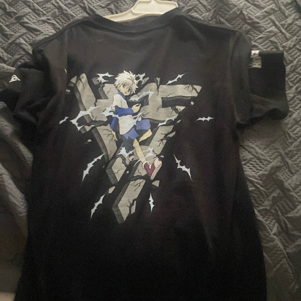 Hot Topic: Hunter x Hunter Killua Zoldyck Shirt